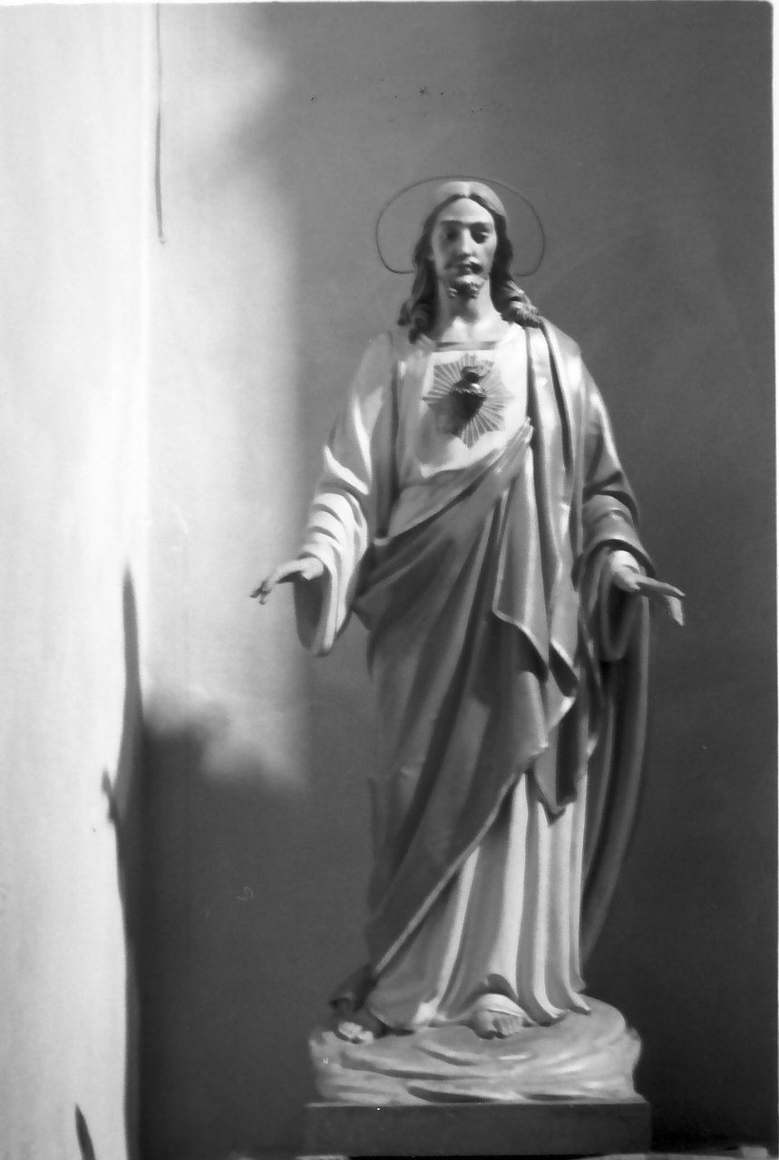 Sacro Cuore di Gesù (statua, opera isolata) di Malecore Giuseppe (sec. XX)