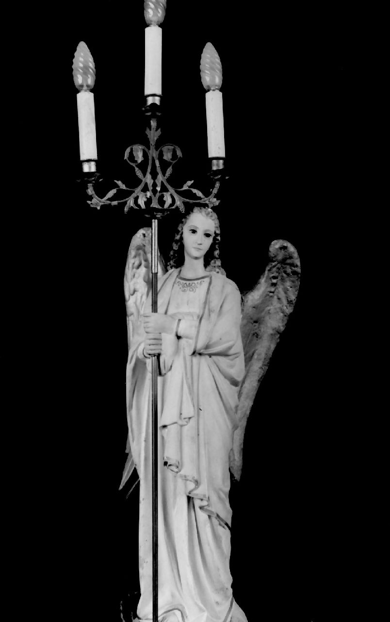 angelo reggicandelabro (statuetta, elemento d'insieme) - bottega Italia meridionale (prima metà sec. XX)