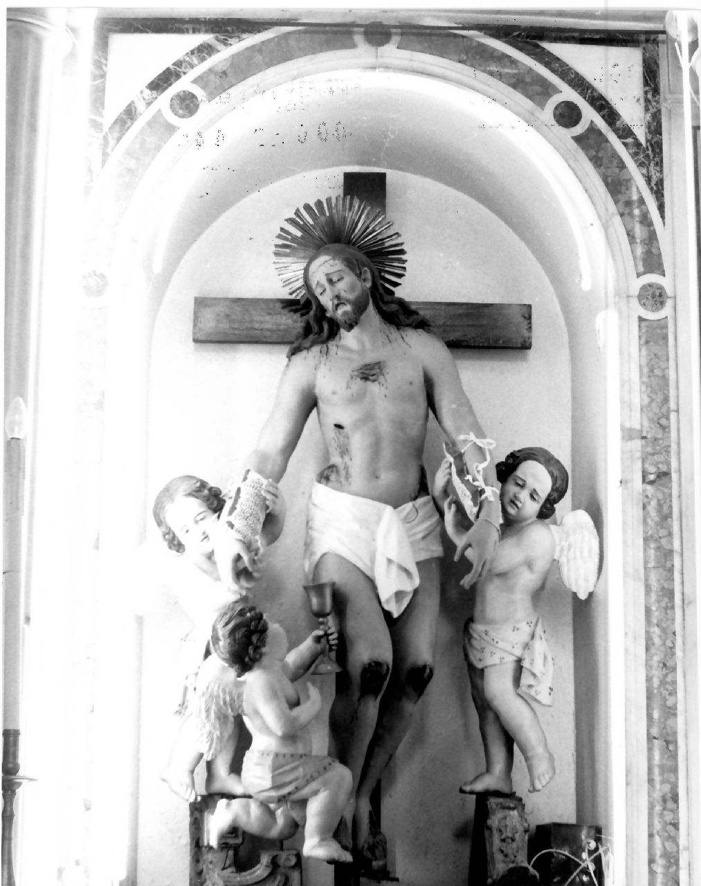 Cristo crocifisso (gruppo scultoreo) - bottega calabrese (inizio sec. XX)