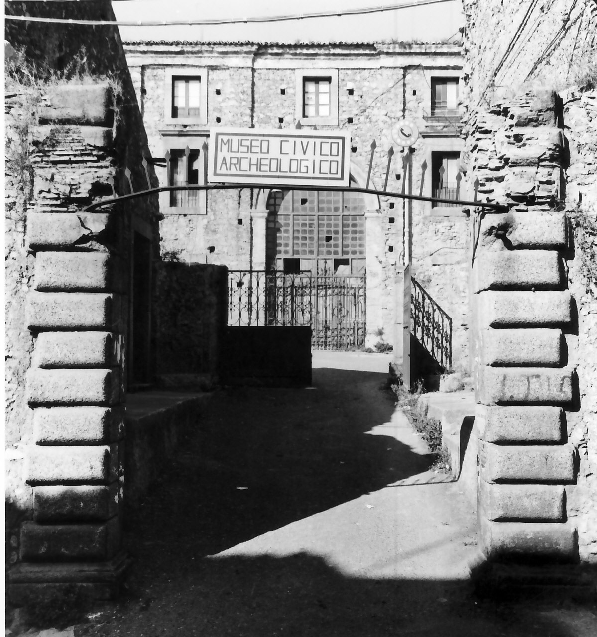 portale, opera isolata - bottega calabrese (sec. XVIII)