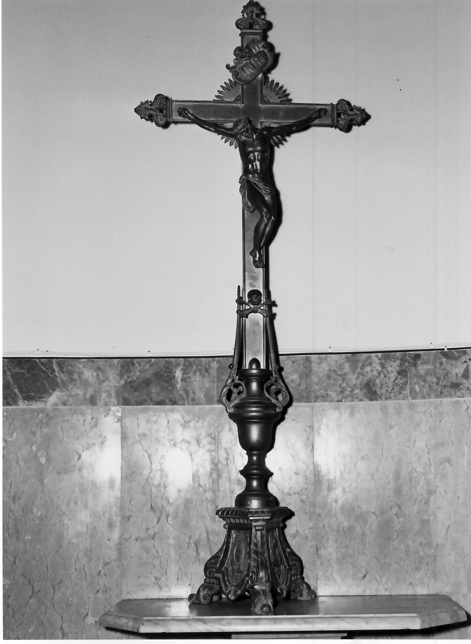 crocifisso, opera isolata - bottega Italia meridionale (prima metà sec. XX)