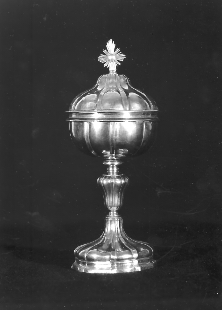 pisside, opera isolata - bottega Italia meridionale (sec. XVIII)