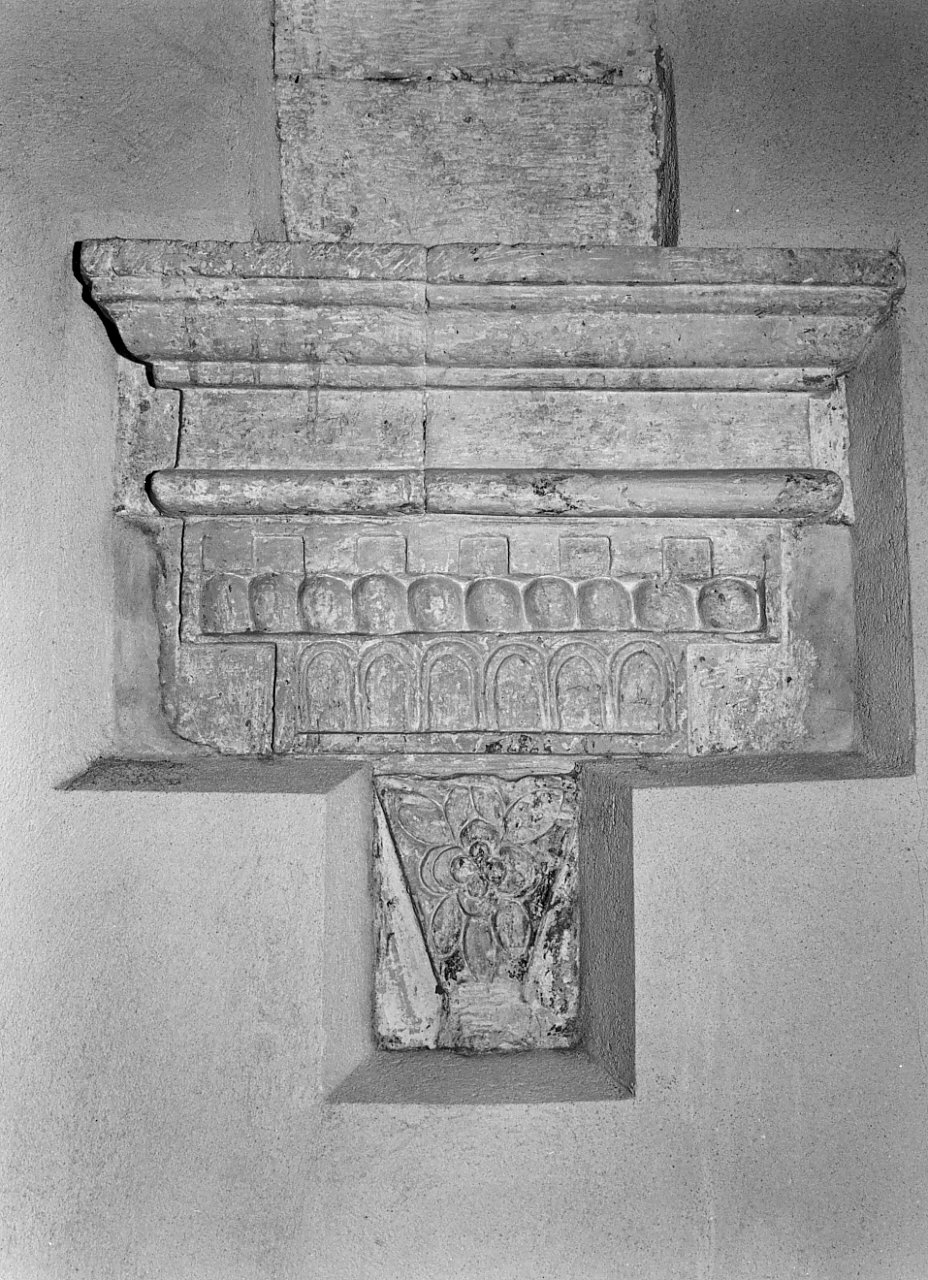 capitello, opera isolata - bottega Italia meridionale (sec. XVI)