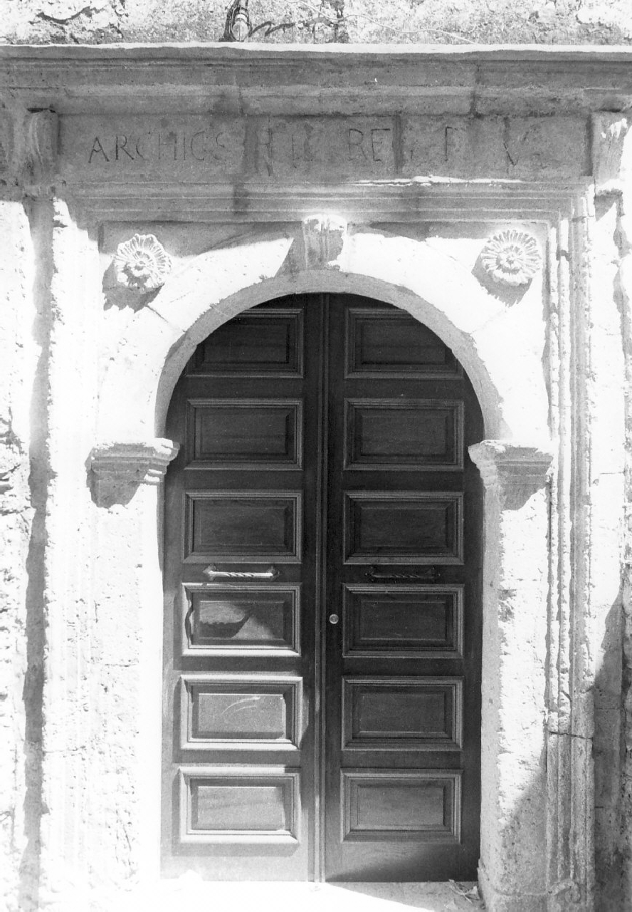 portale, opera isolata - bottega Italia meridionale (seconda metà sec. XVI)