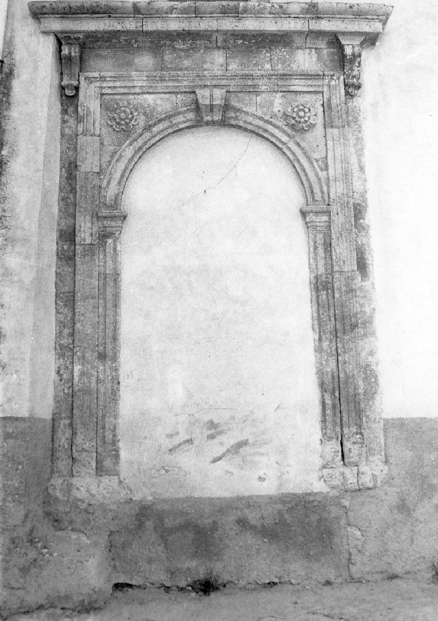 portale, opera isolata - bottega Italia meridionale (fine/inizio secc. XVI/ XVII)