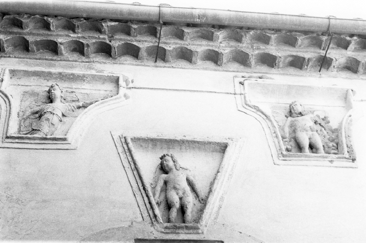 figura maschile (rilievo, opera isolata) - bottega Italia meridionale (sec. XVI)