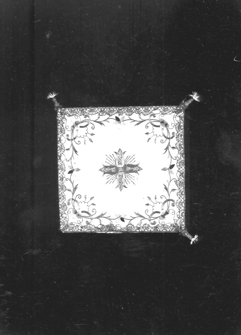 borsa del corporale, elemento d'insieme - manifattura napoletana (sec. XVIII)