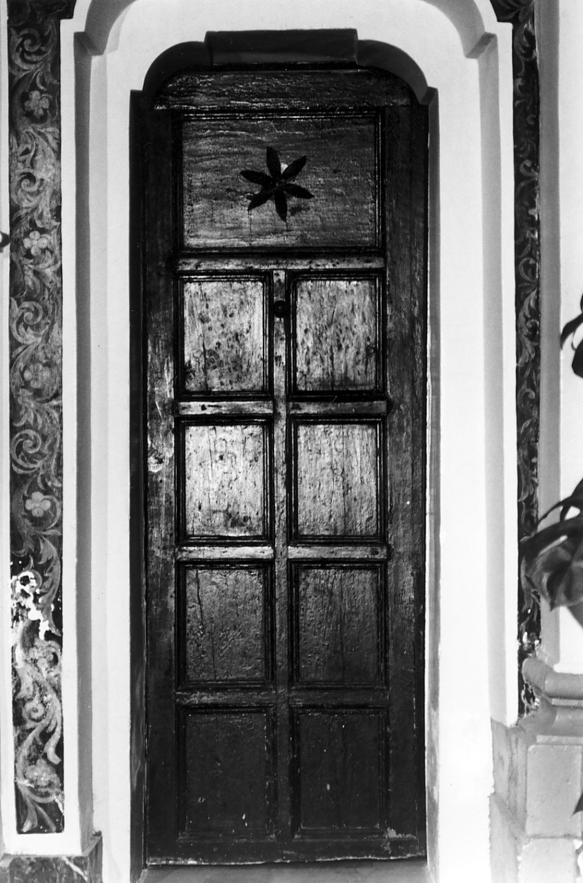 porta, coppia - bottega calabrese (sec. XVIII)