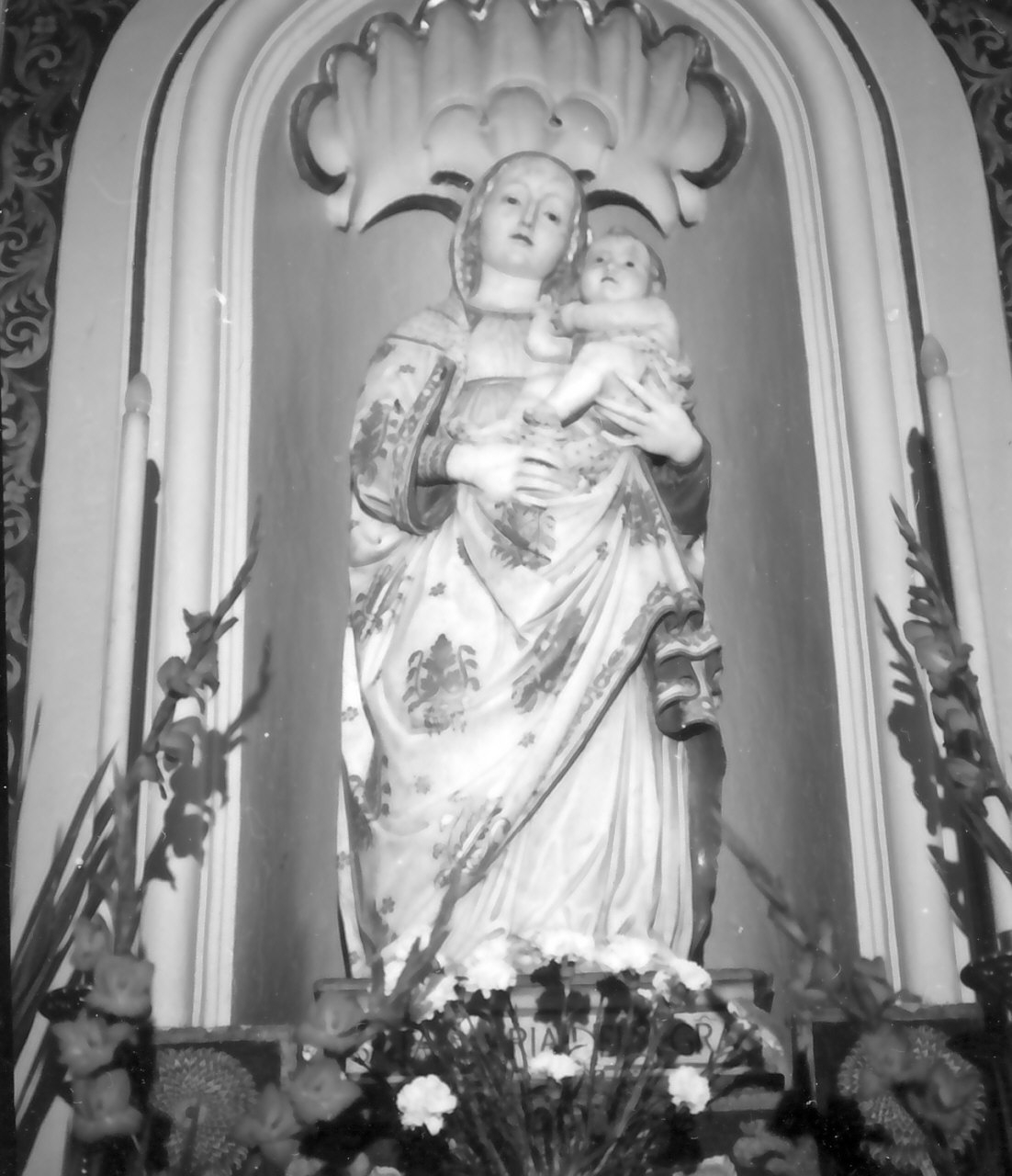 Madonna delle Grazie, Madonna con Bambino (statua, opera isolata) di Gagini Antonello (attribuito) (sec. XVI)