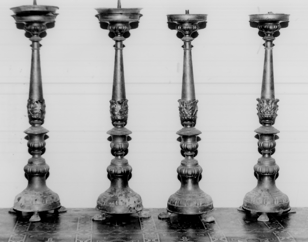 candelabro, serie - bottega Italia meridionale (sec. XIX)