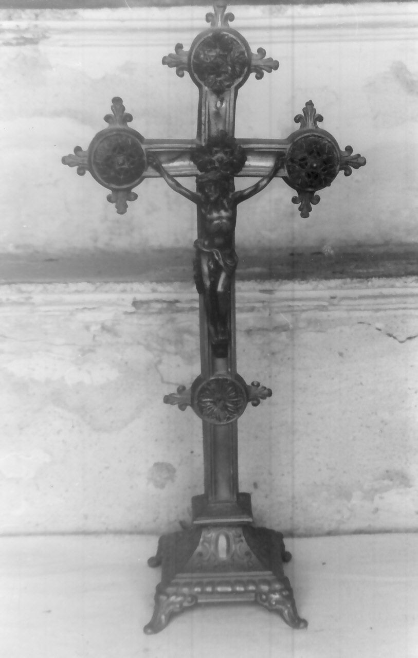 croce d'altare, opera isolata - bottega Italia meridionale (sec. XIX)