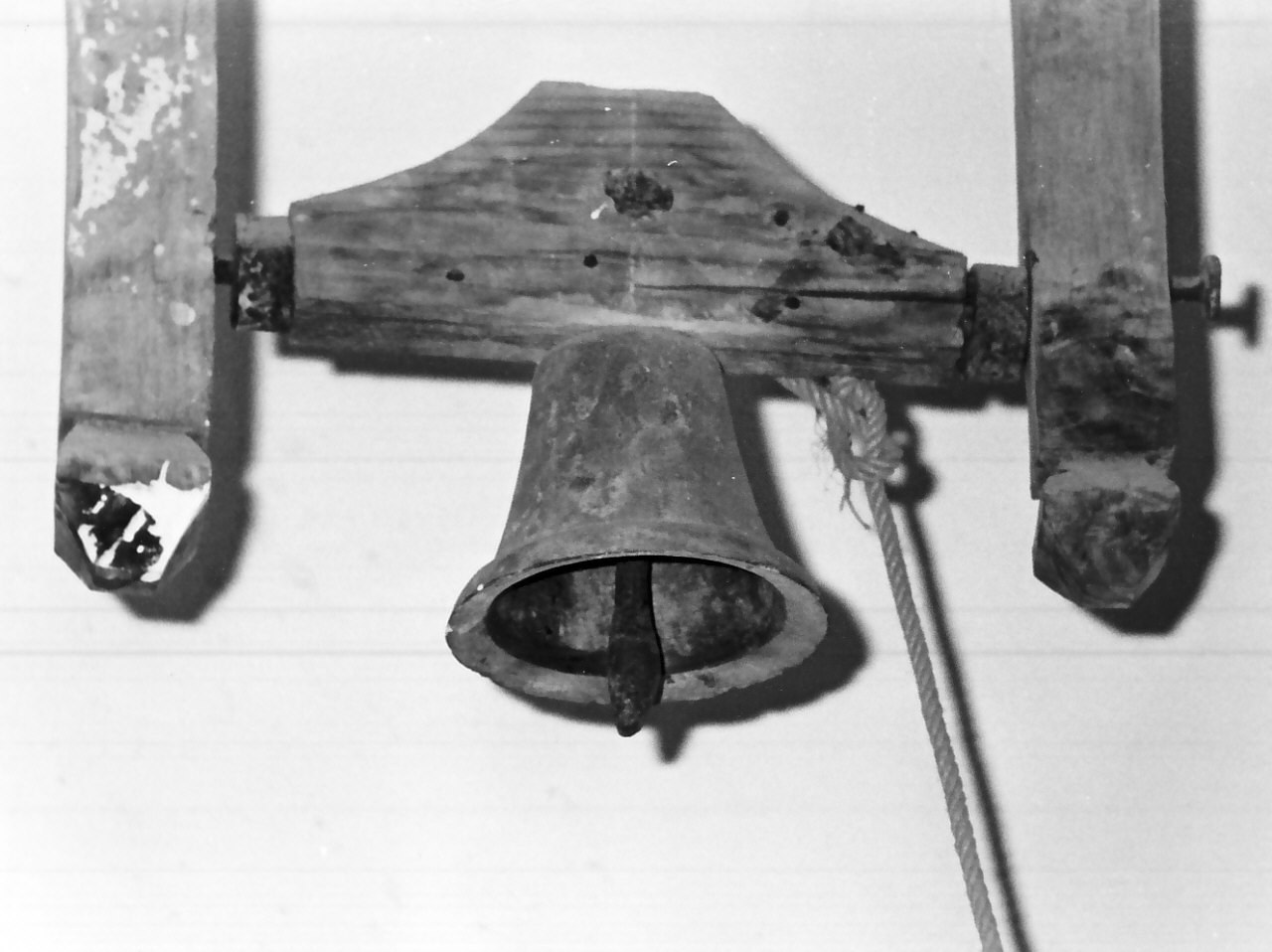 campana, opera isolata - bottega Italia meridionale (sec. XIX)