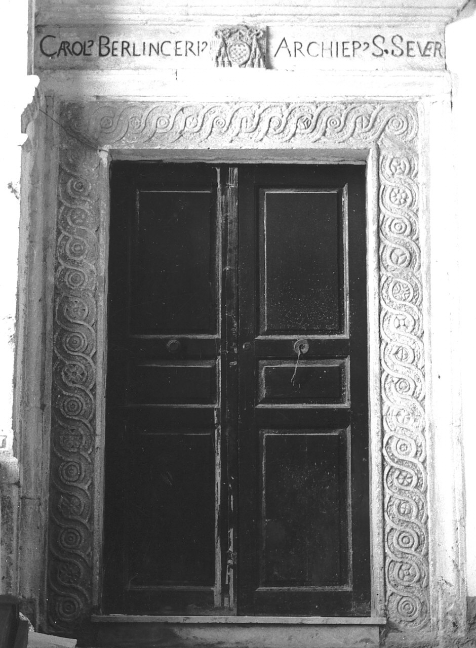 portale, opera isolata - bottega calabrese (fine/inizio secc. XVII/ XVIII)