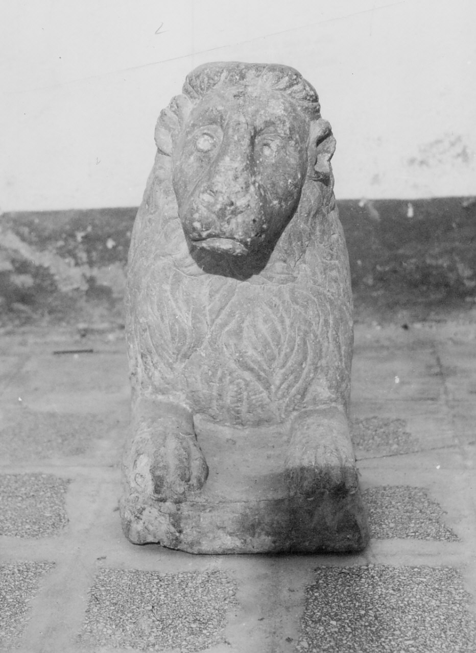 leone (scultura, opera isolata) - bottega Italia meridionale (sec. XIII)