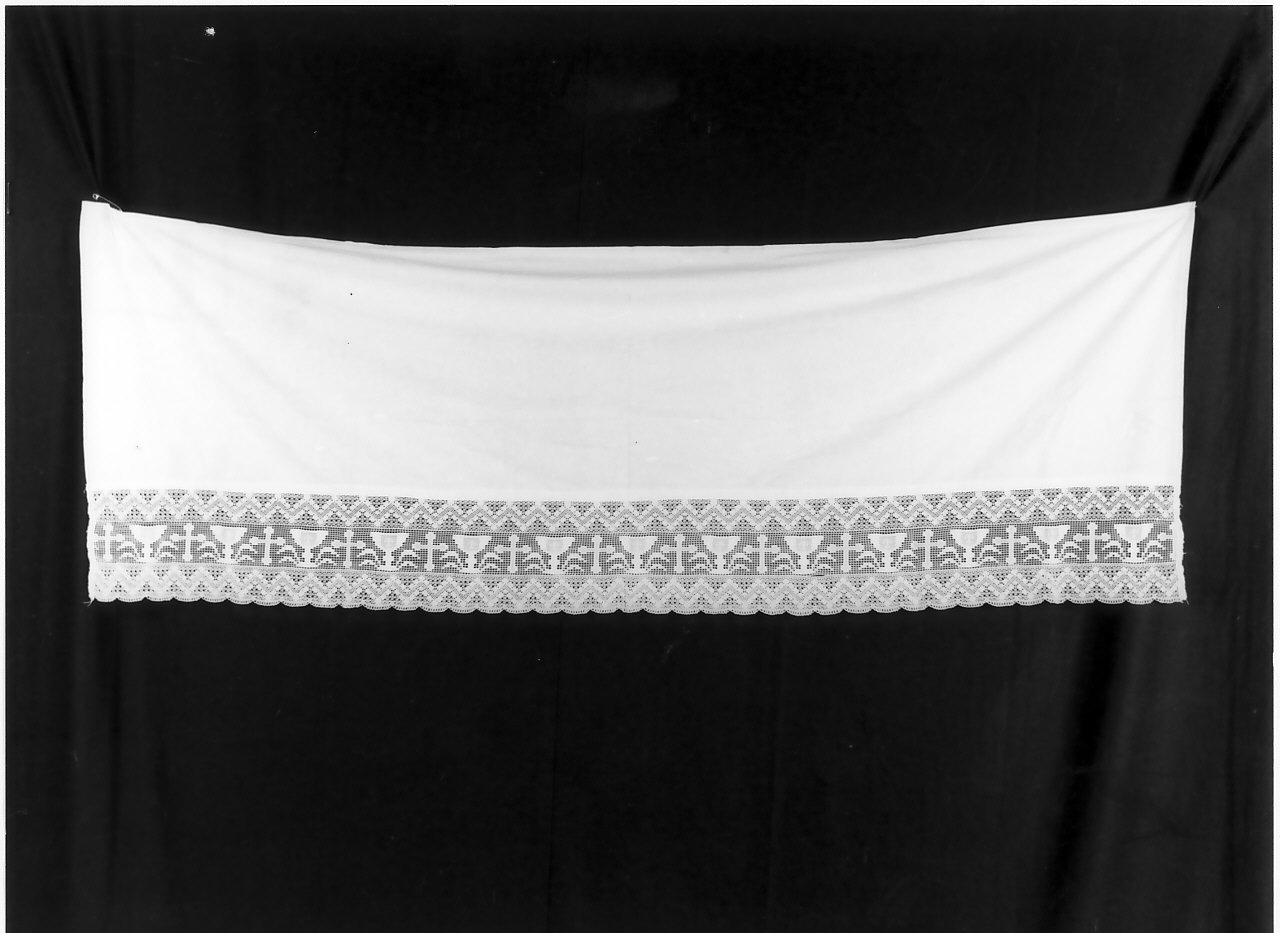 tovaglia d'altare - manifattura calabrese (inizio sec. XX)