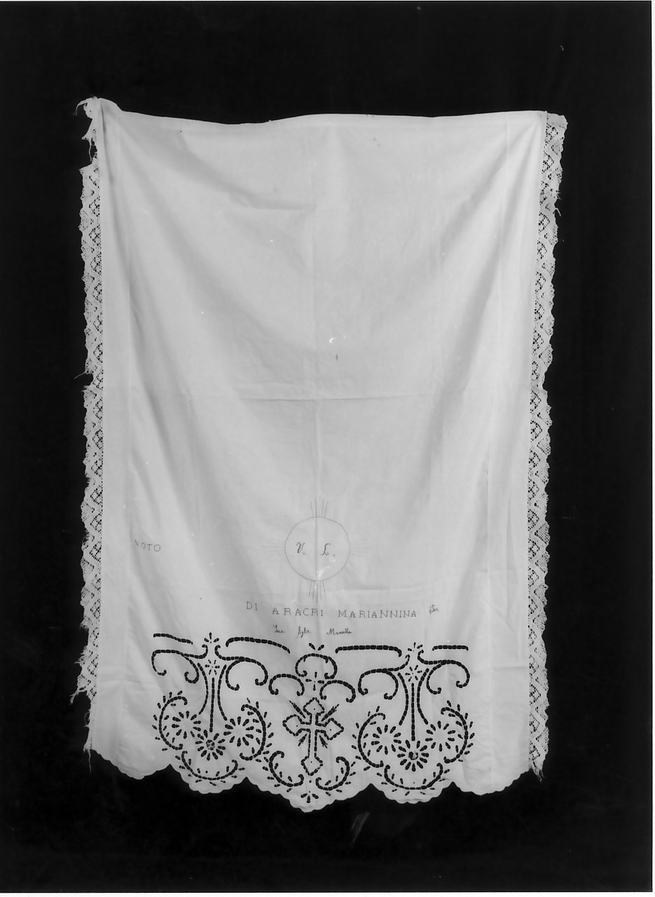 tovaglia d'altare di Aracri Mariannina (prima metà sec. XX)
