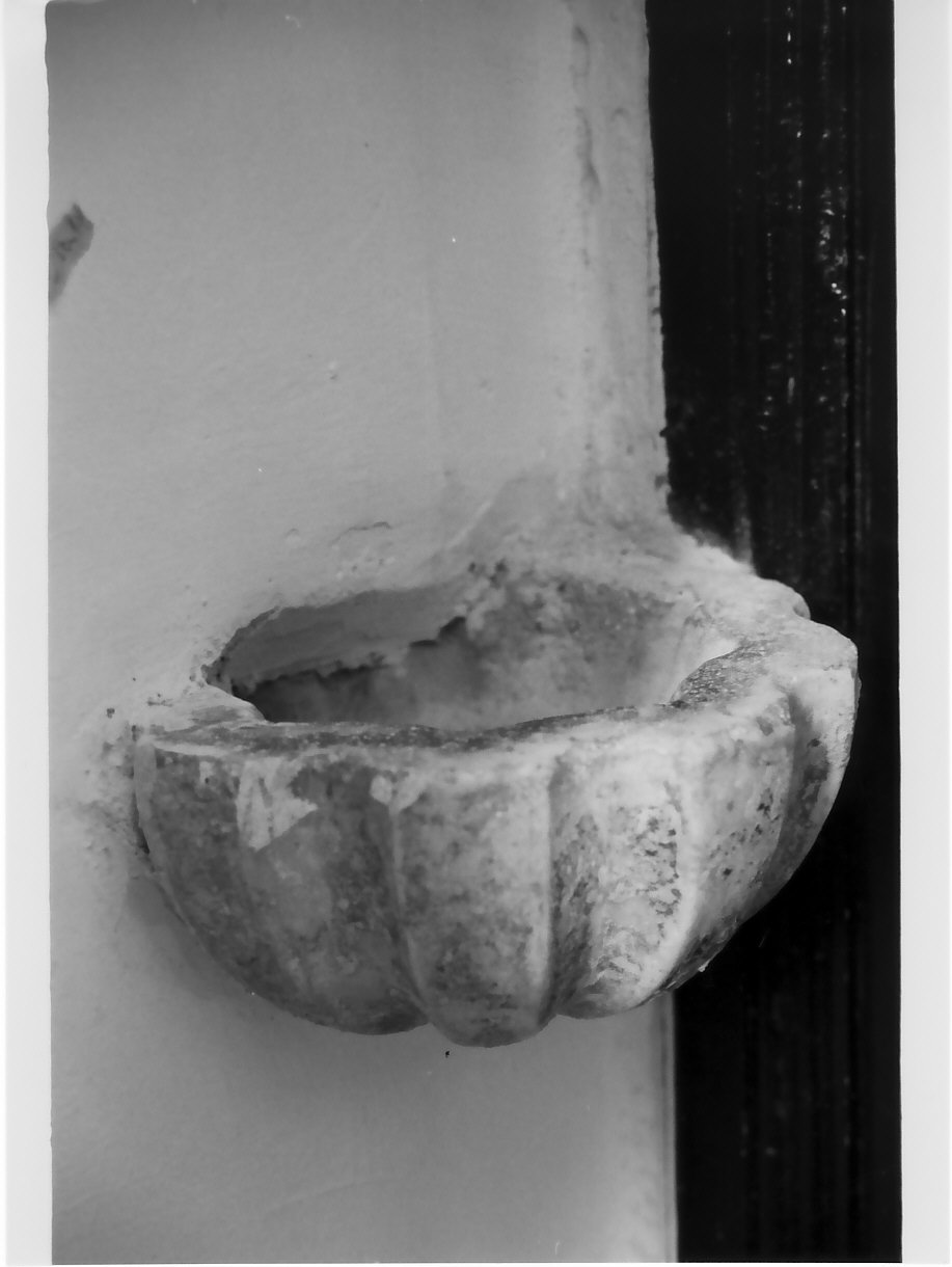 acquasantiera pensile, opera isolata - bottega calabrese (sec. XVIII)