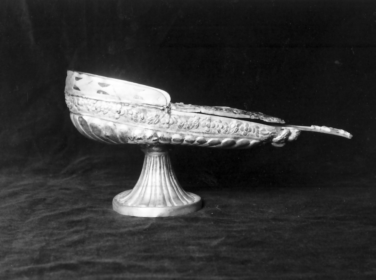 navicella portaincenso, opera isolata - bottega napoletana (sec. XIX)