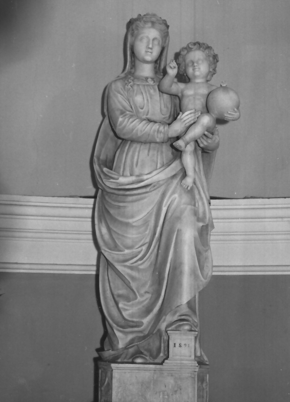 Madonna della Neve (Santa Maria di Bruzzano), Madonna con Bambino (statua, opera isolata) - bottega messinese (sec. XVI)