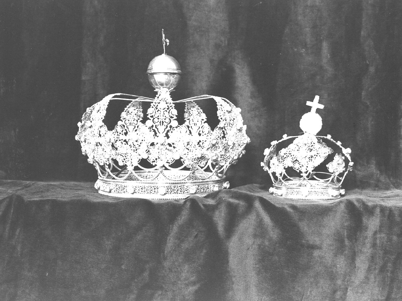 corona da statua, serie - bottega italiana (sec. XX)