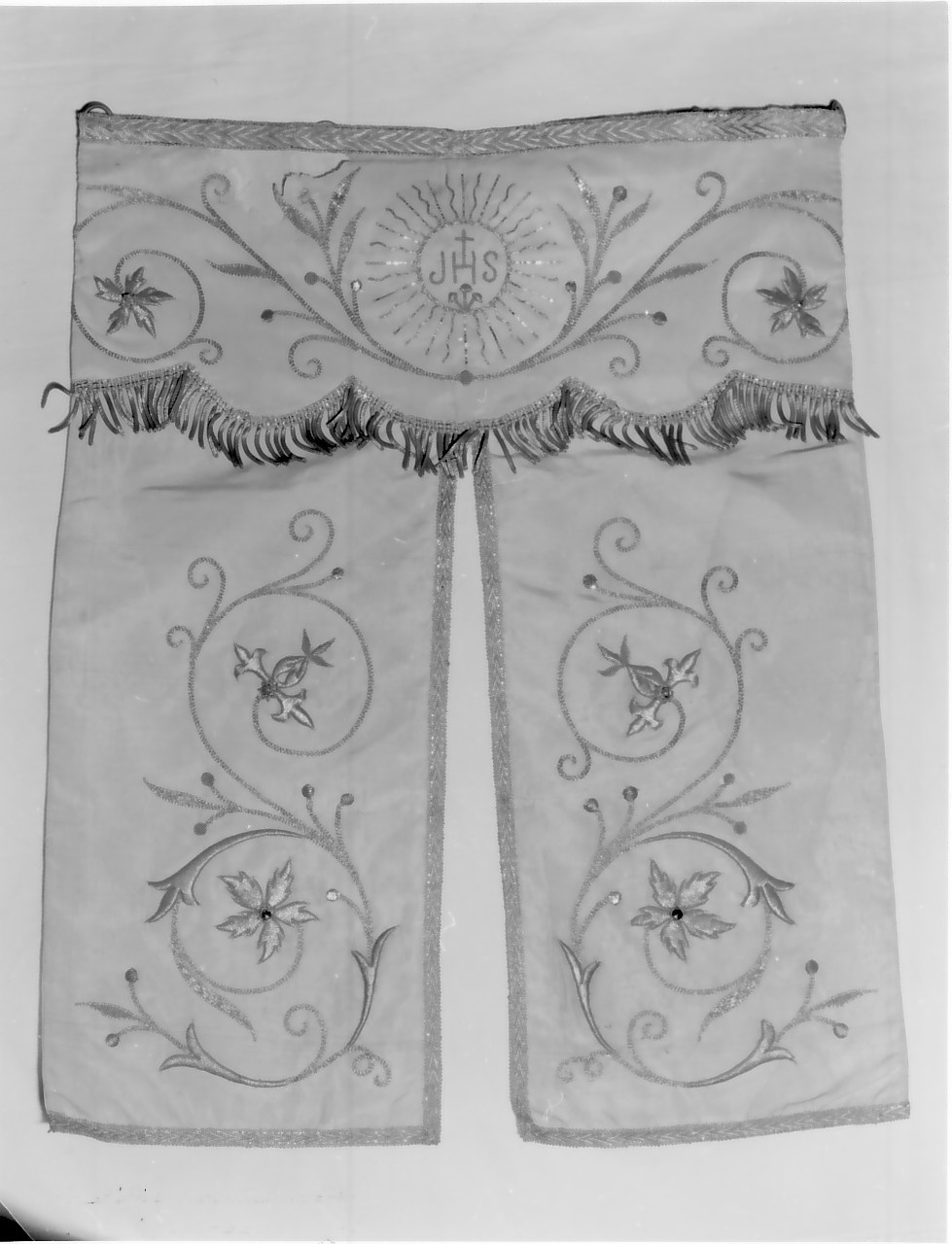 conopeo di tabernacolo, opera isolata - manifattura Italia meridionale (prima metà sec. XX)