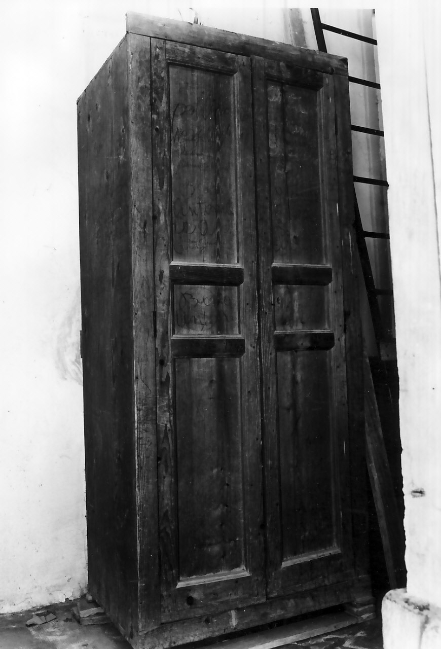 armadio da sacrestia, opera isolata - bottega calabrese (sec. XIX)