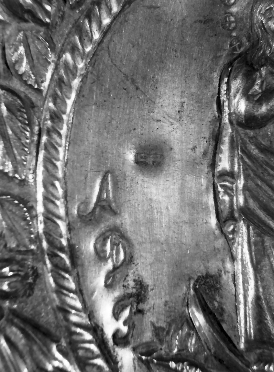 Immacolata Concezione (emblema di confraternita, opera isolata) - bottega Italia meridionale (sec. XIX, sec. XIX)