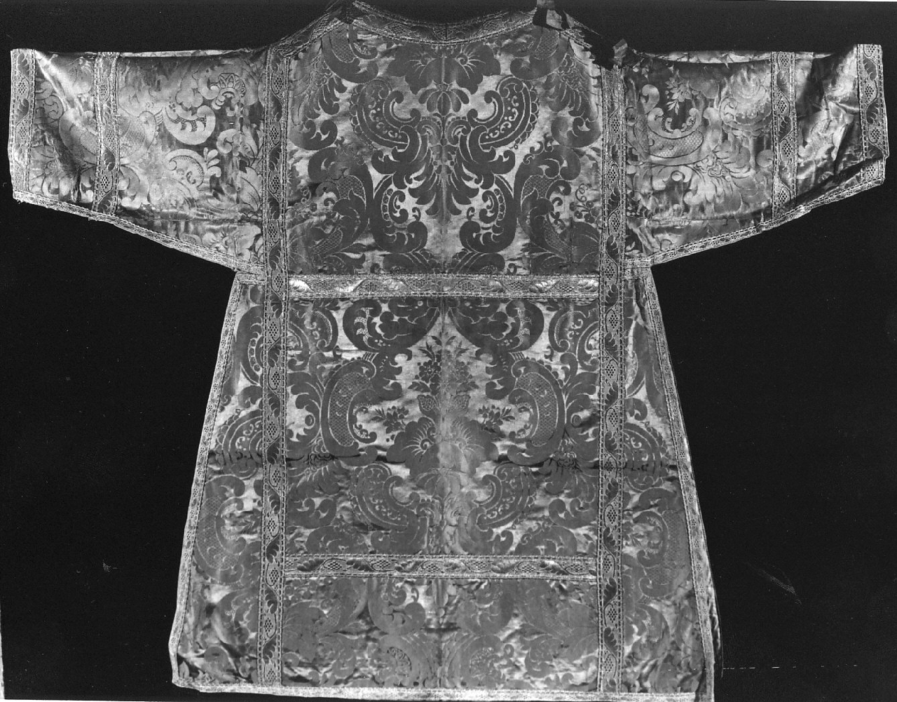 dalmatica, opera isolata - manifattura calabrese (inizio sec. XX)