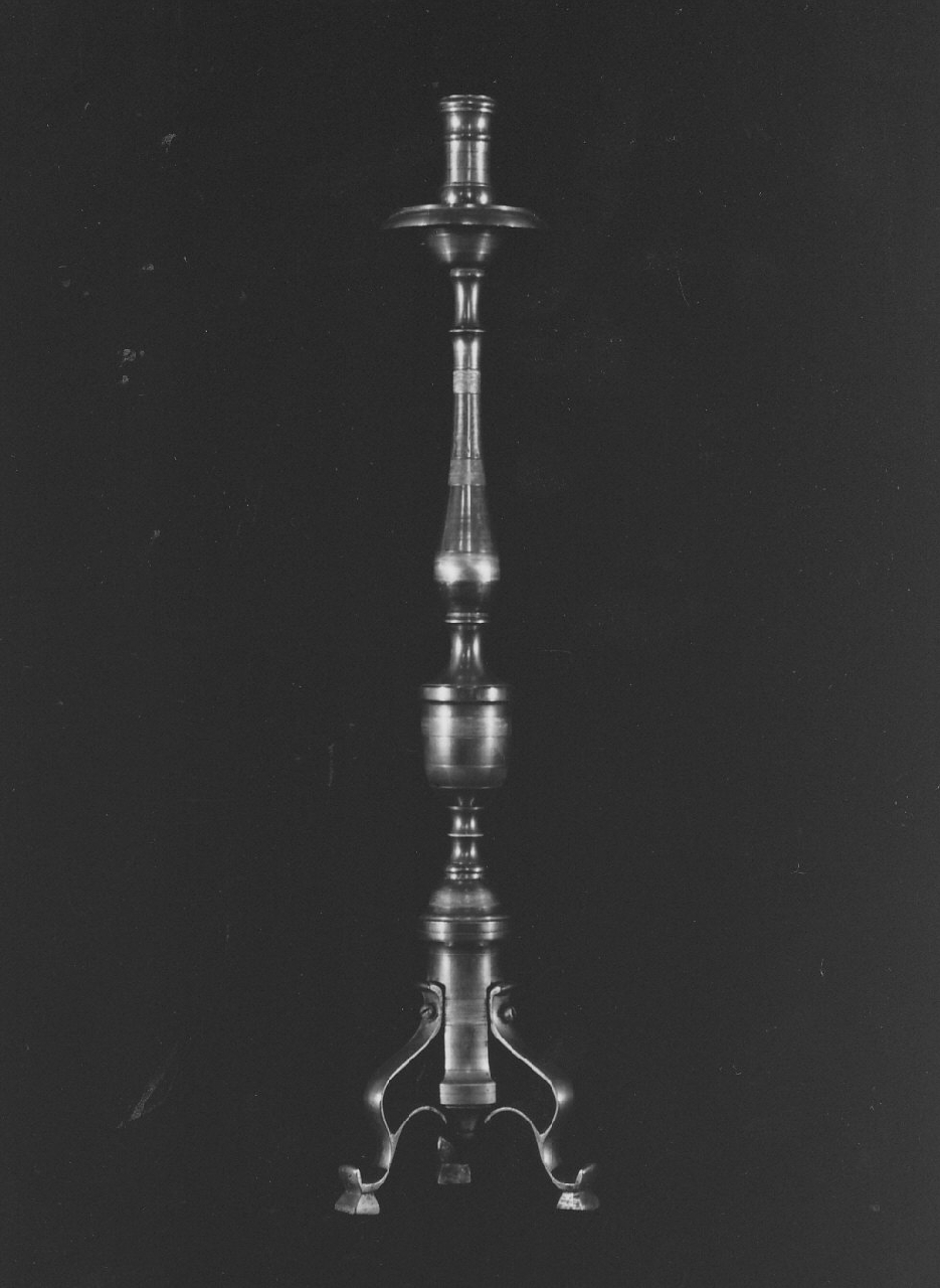 candeliere d'altare, serie - bottega Italia meridionale (fine sec. XIX)