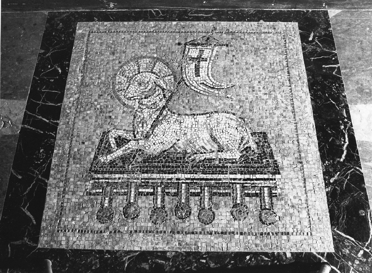 Agnus Dei (decorazione musiva, frammento) - bottega Italia meridionale (fine/inizio secc. VI/ VII)