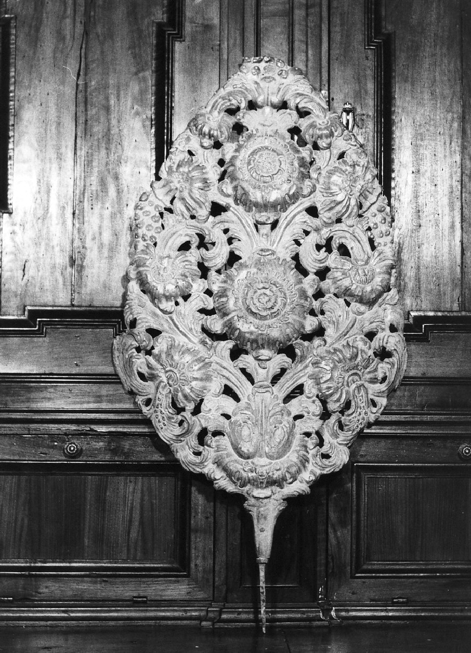 composizione floreale d'altare, serie - bottega calabrese (fine sec. XIX)