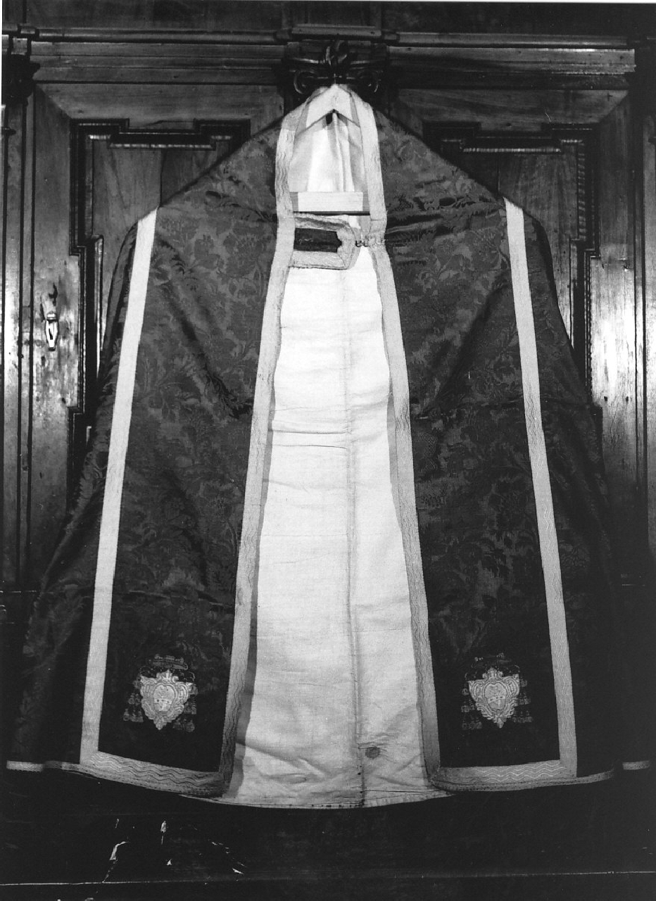 piviale, opera isolata - manifattura Italia meridionale (sec. XVIII)