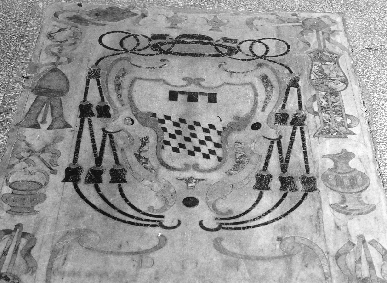 lapide tombale, opera isolata - bottega Italia meridionale (sec. XVIII)