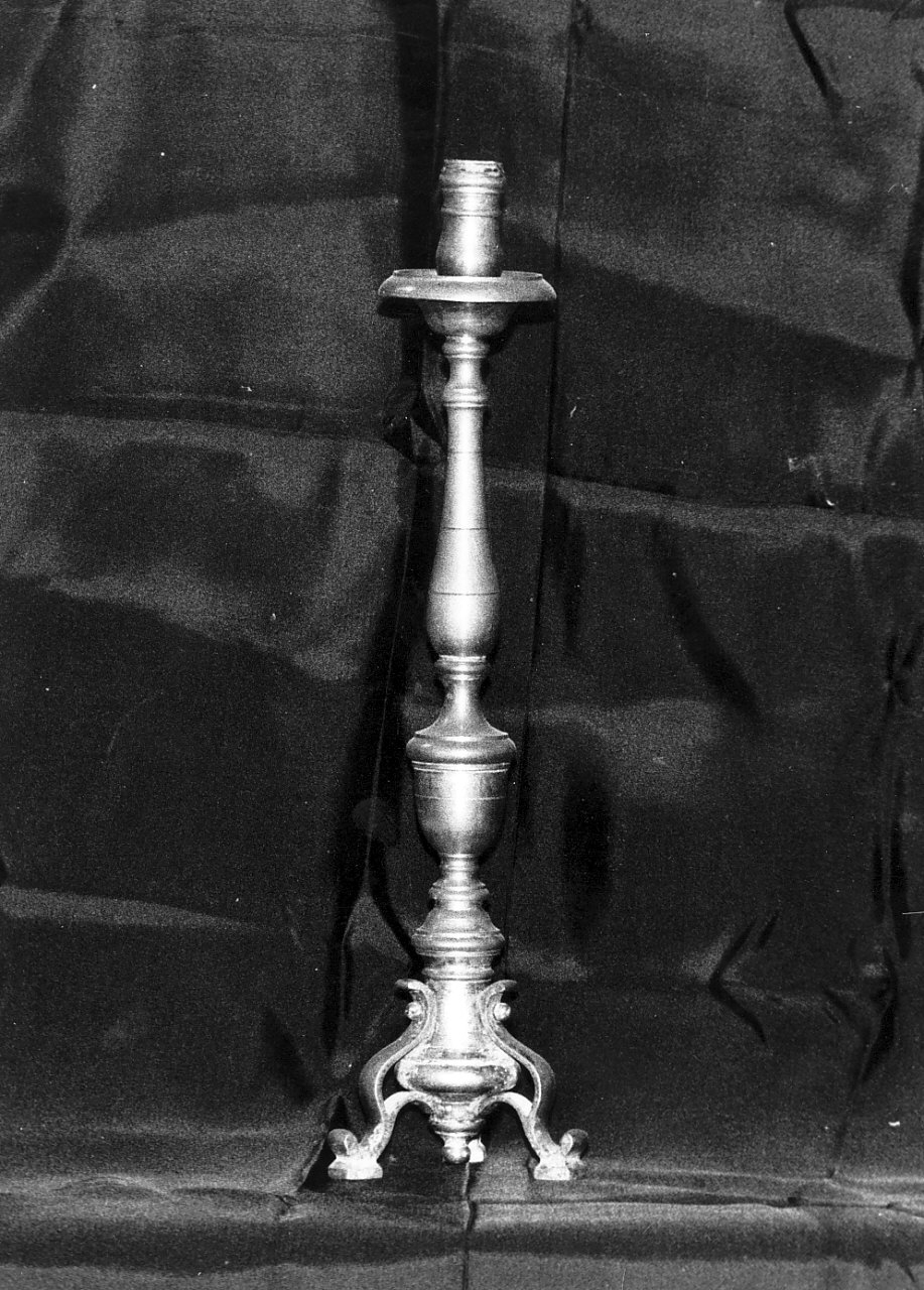 candeliere d'altare, serie - bottega Italia meridionale (sec. XIX)