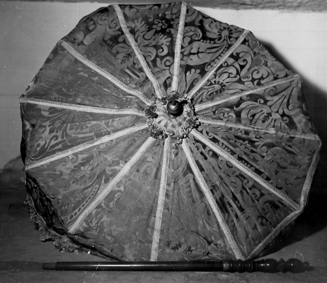 ombrellino processionale, opera isolata - manifattura Italia meridionale (sec. XIX)