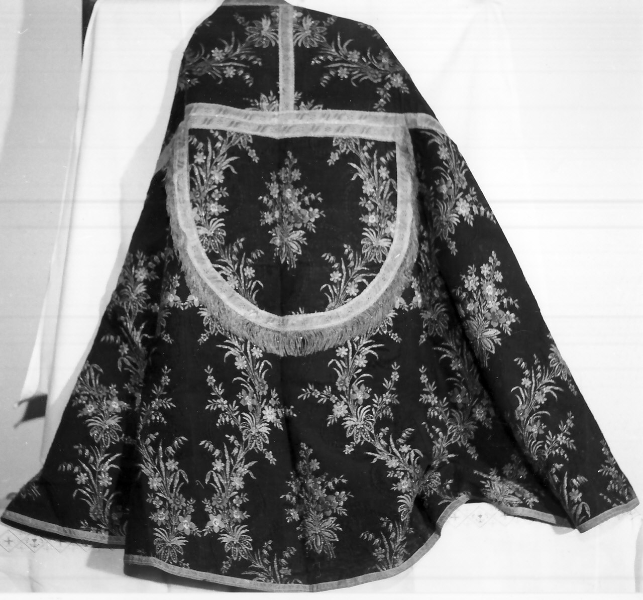 piviale, opera isolata - manifattura Italia meridionale (sec. XIX)