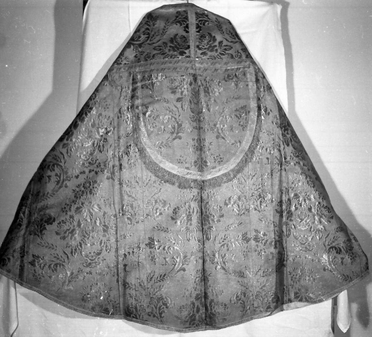 piviale, opera isolata - manifattura Italia meridionale (sec. XIX)