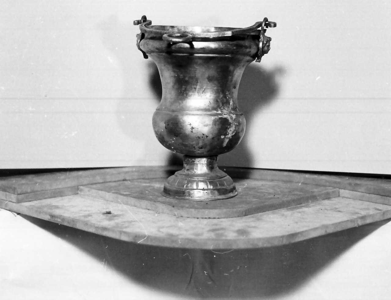 secchiello per l'acqua benedetta, opera isolata - bottega calabrese (sec. XIX)