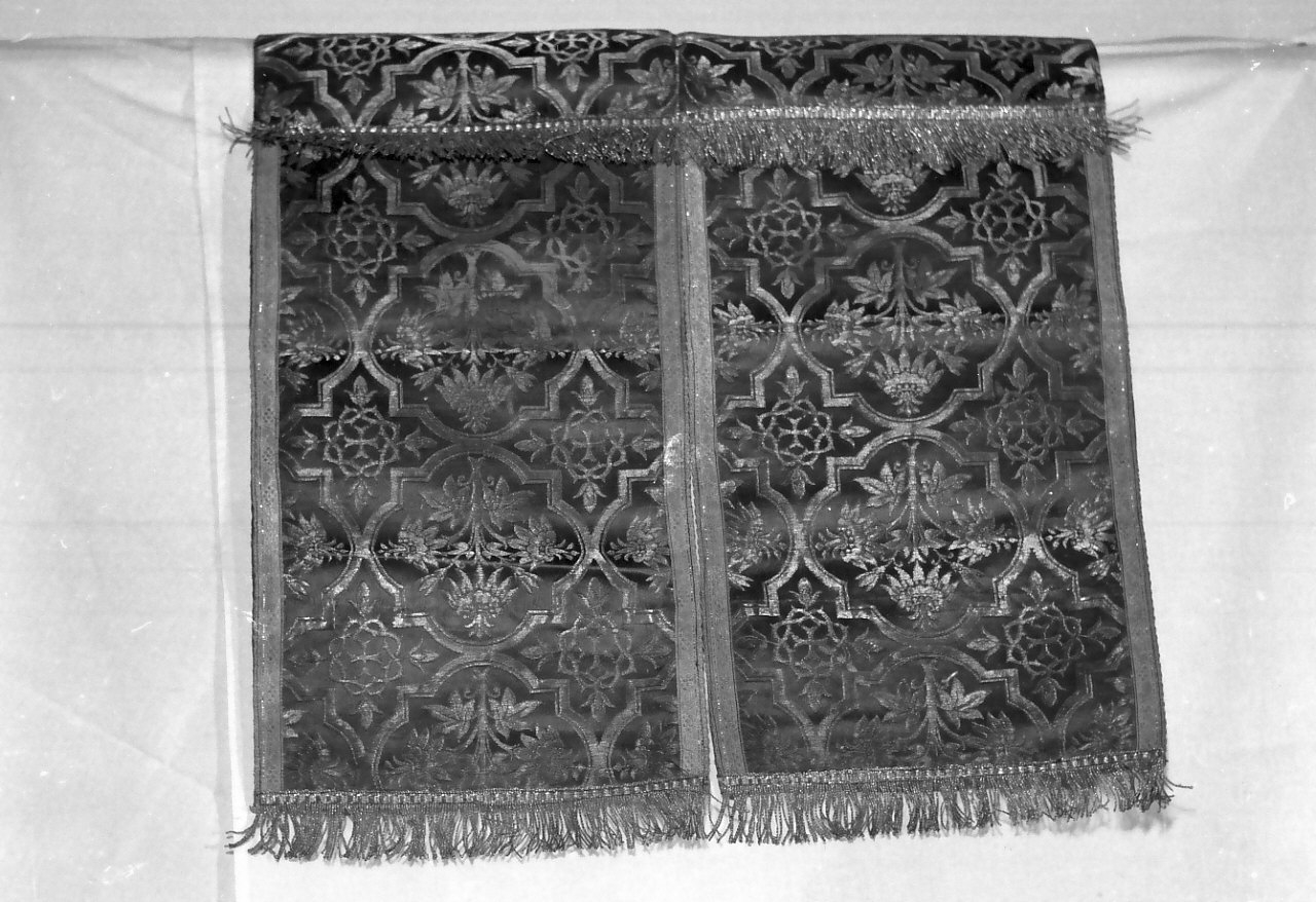 conopeo di tabernacolo, opera isolata - manifattura Italia meridionale (inizio sec. XX)