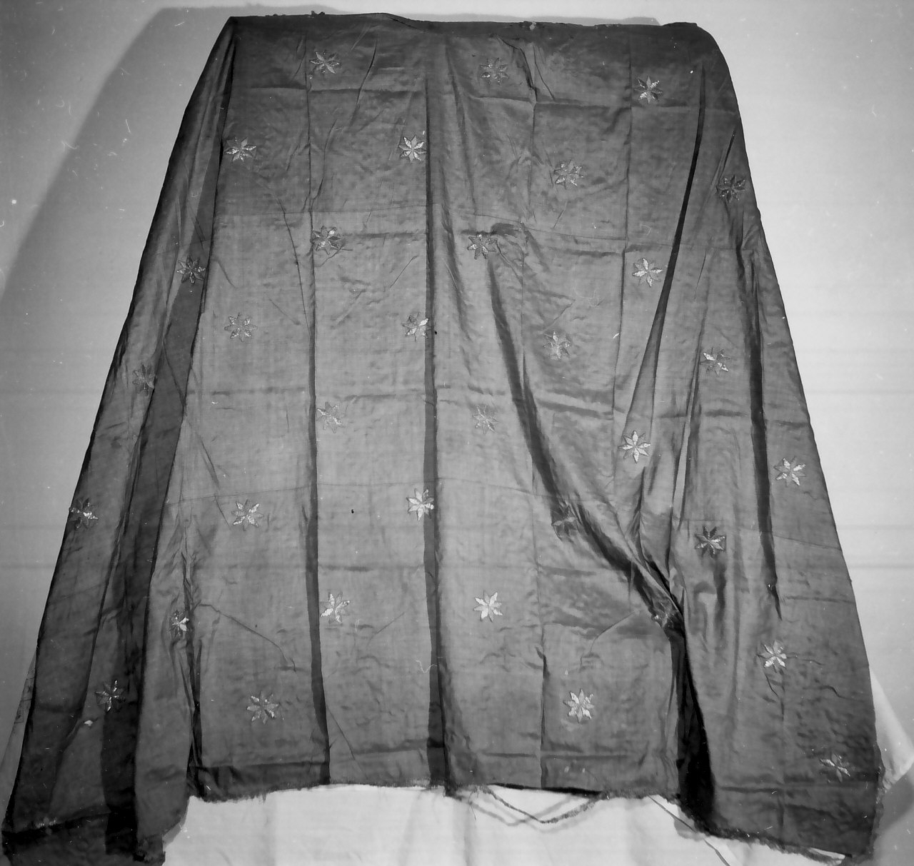 mantello di statua, opera isolata - manifattura calabrese (fine sec. XIX)