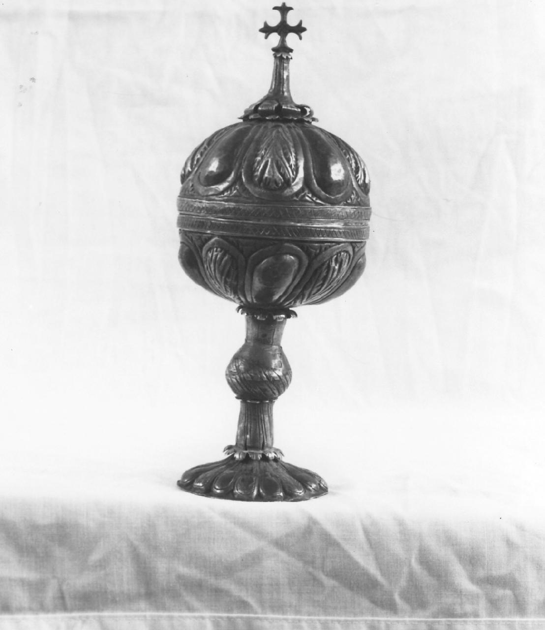 pisside, opera isolata - bottega Italia meridionale (sec. XIX)