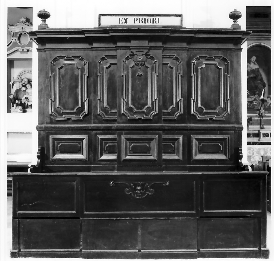 stalli del coro, opera isolata - bottega serrese (fine sec. XIX)