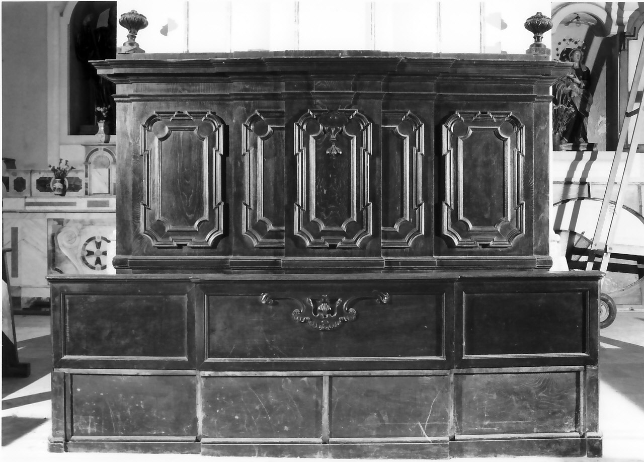 stalli del coro, opera isolata - bottega serrese (fine sec. XIX)