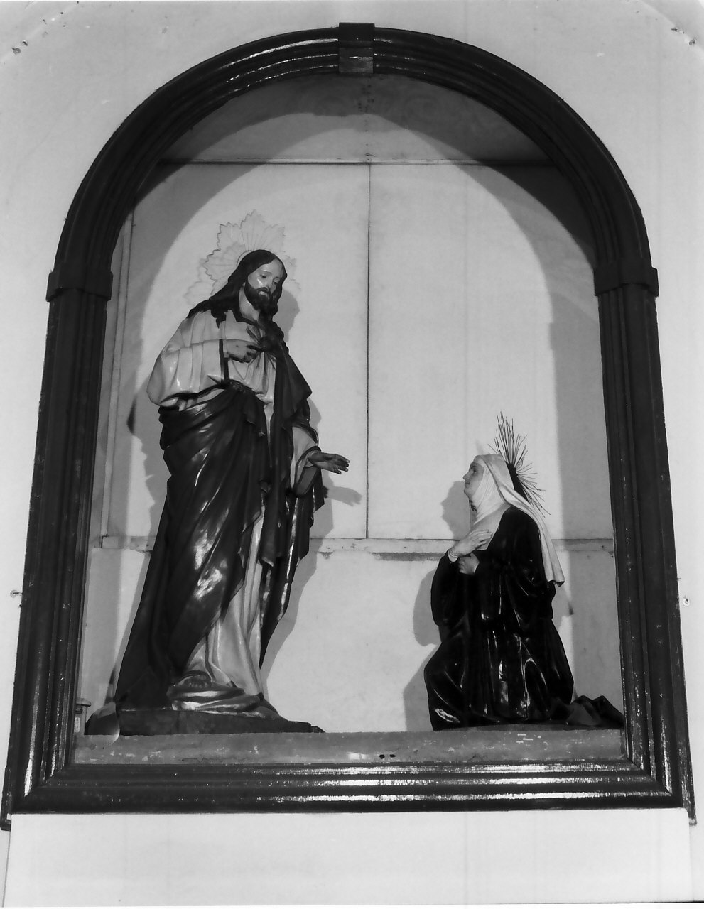 Sacro Cuore di Gesù e Santa Margherita Maria Alacoque (gruppo scultoreo, opera isolata) - bottega Italia meridionale (fine sec. XIX)