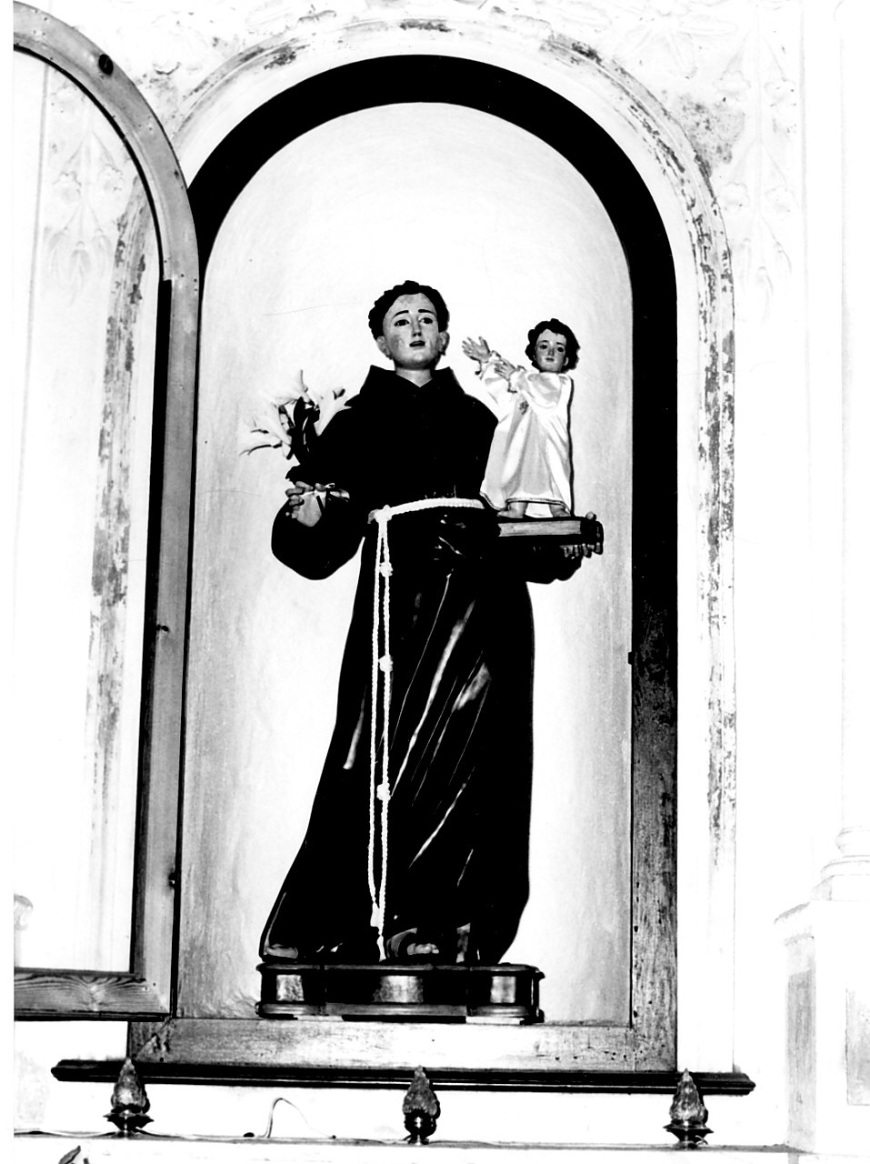 Sant'Antonio da Padova con il bambino (statua, opera isolata) - bottega Italia meridionale (fine/inizio secc. XVIII/ XIX)