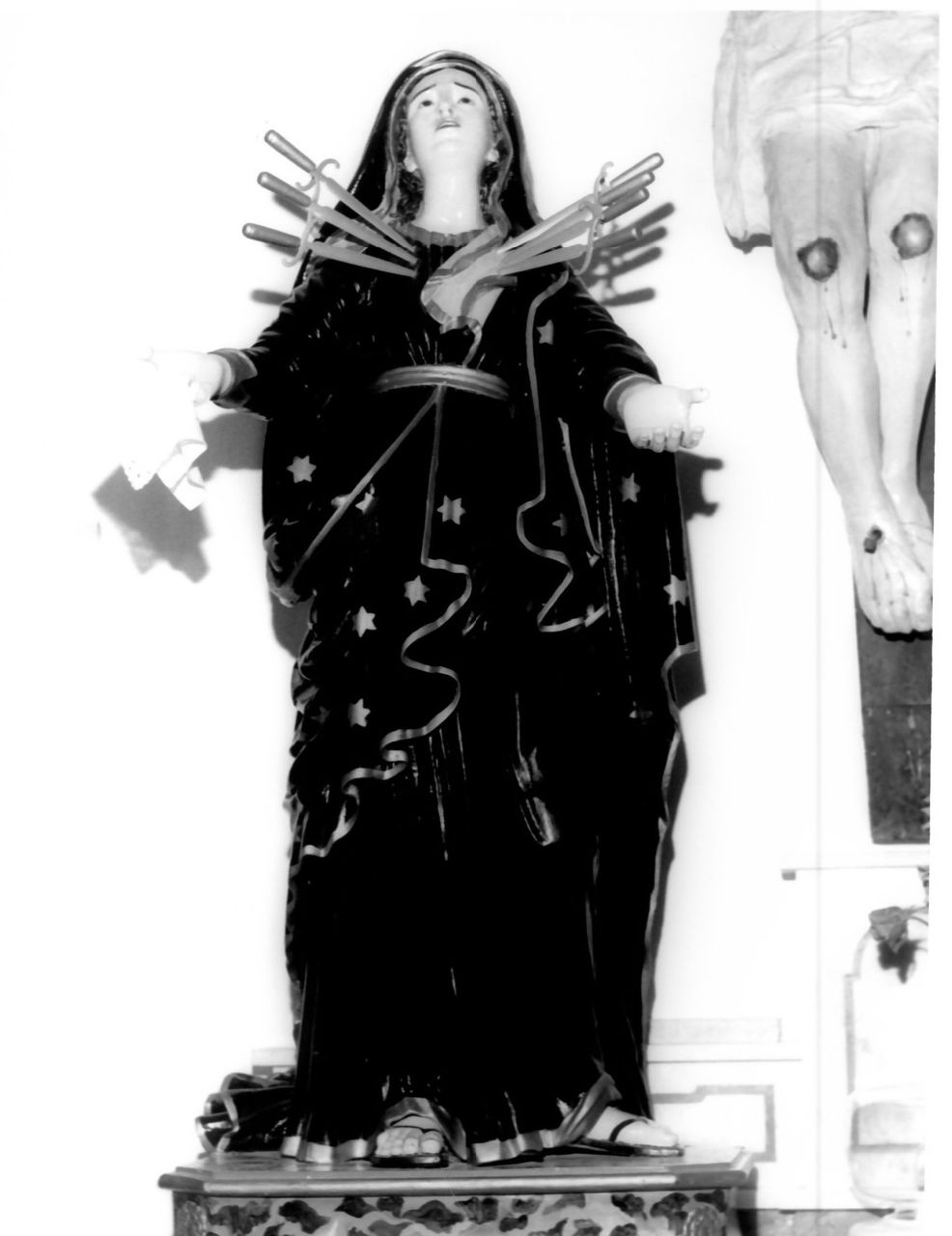 Madonna Addolorata (statua, opera isolata) di Drosi Pietro (attribuito) (sec. XX)