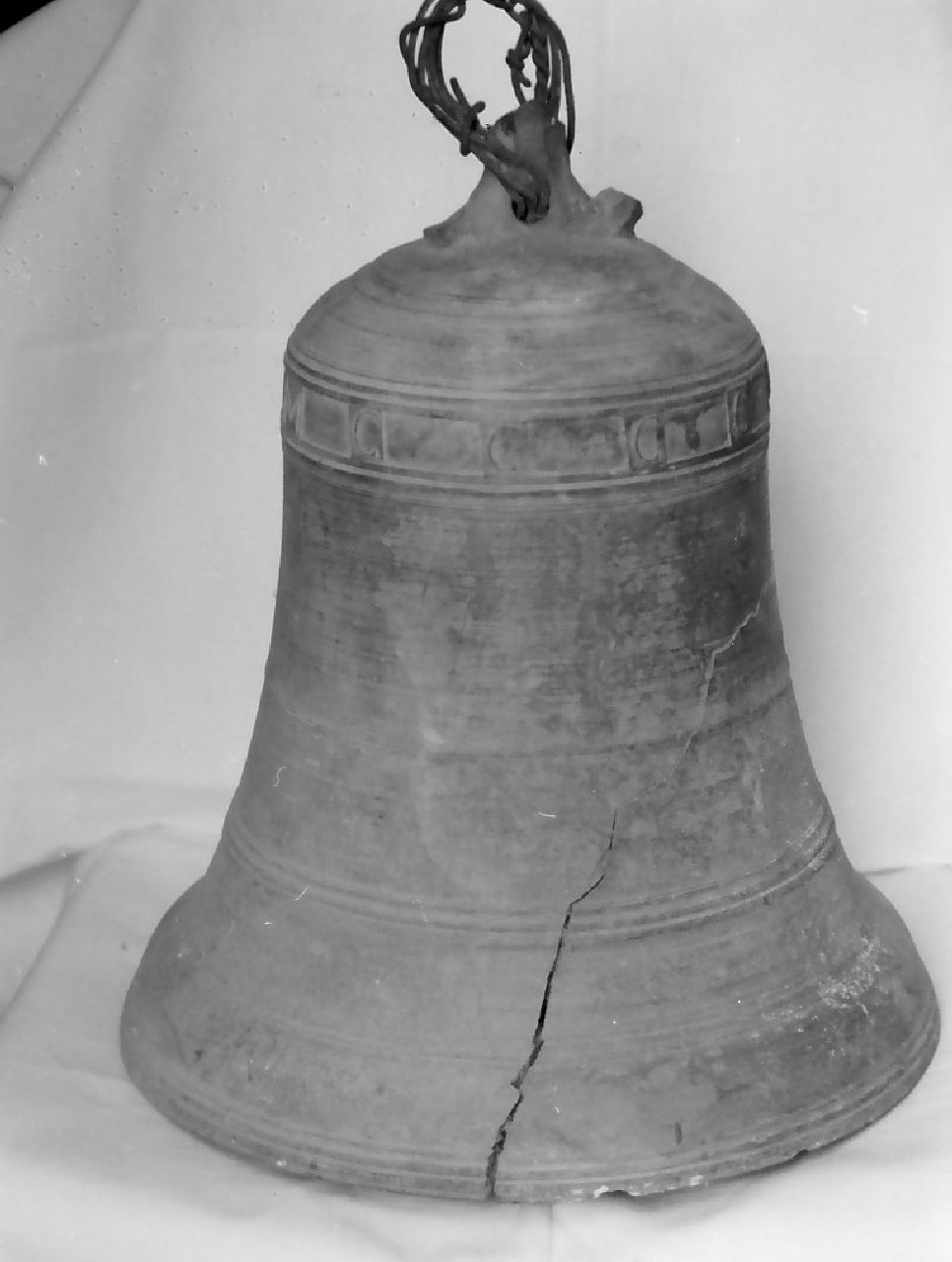 campana, opera isolata - bottega calabrese (sec. XVI)