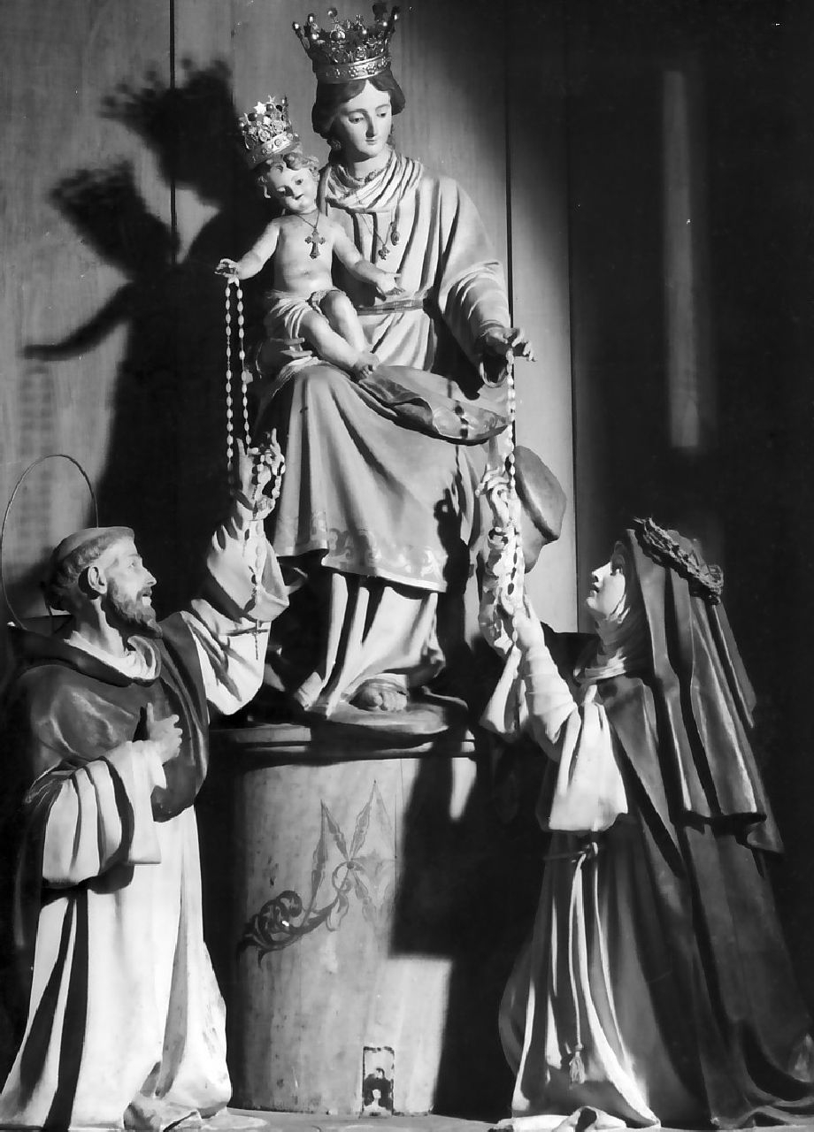 Madonna di Pompei, Madonna del Rosario con San Domenico e Santa Caterina da Siena (gruppo scultoreo, opera isolata) - bottega calabrese (sec. XIX)