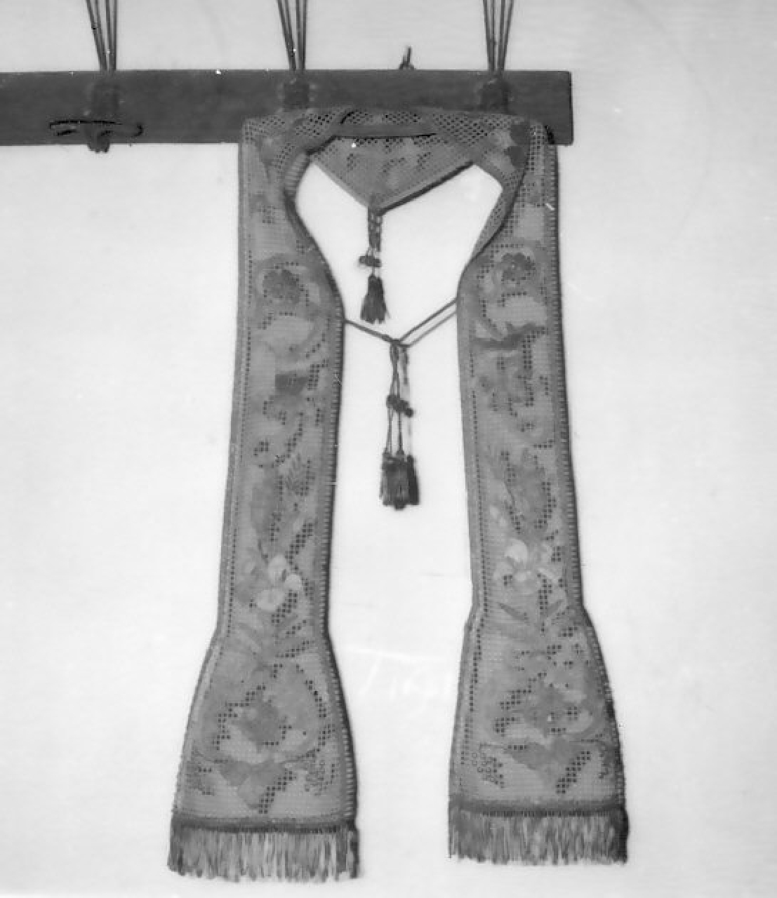 stola, opera isolata - manifattura Italia meridionale (sec. XIX, sec. XX)