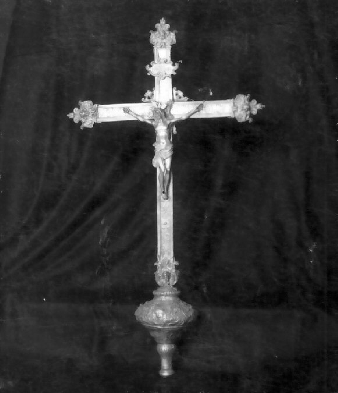 croce processionale, opera isolata - bottega napoletana (sec. XVIII)